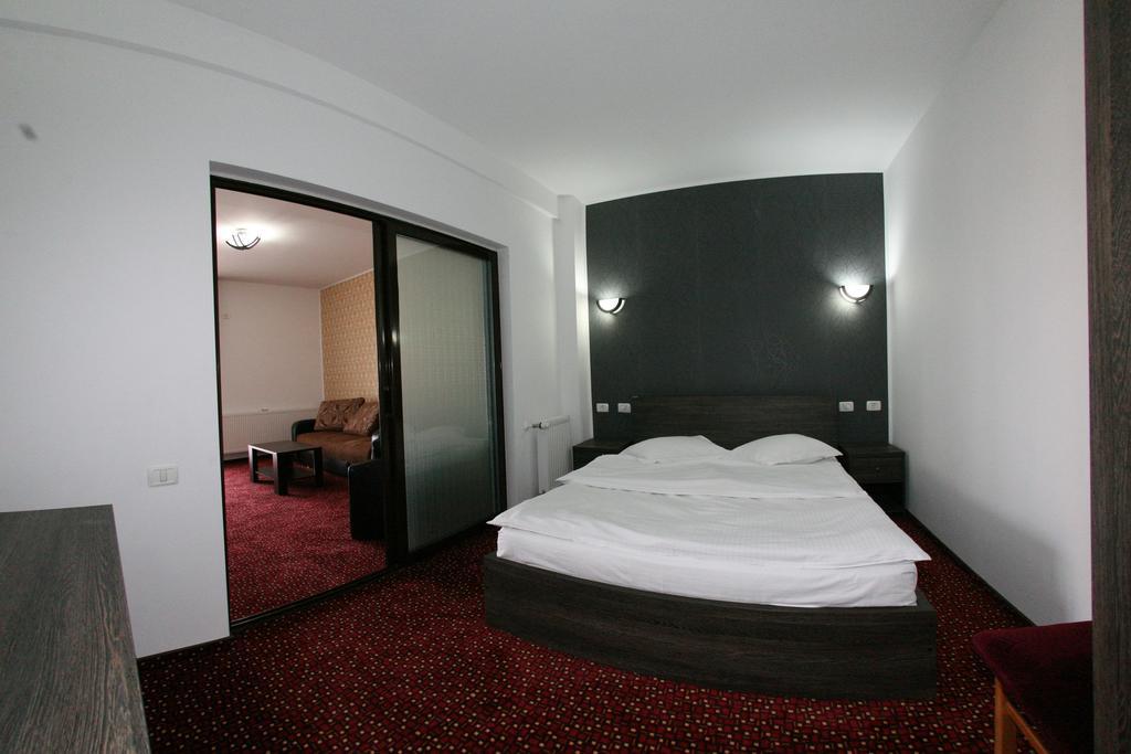 Hotel Rebis Брэила Экстерьер фото