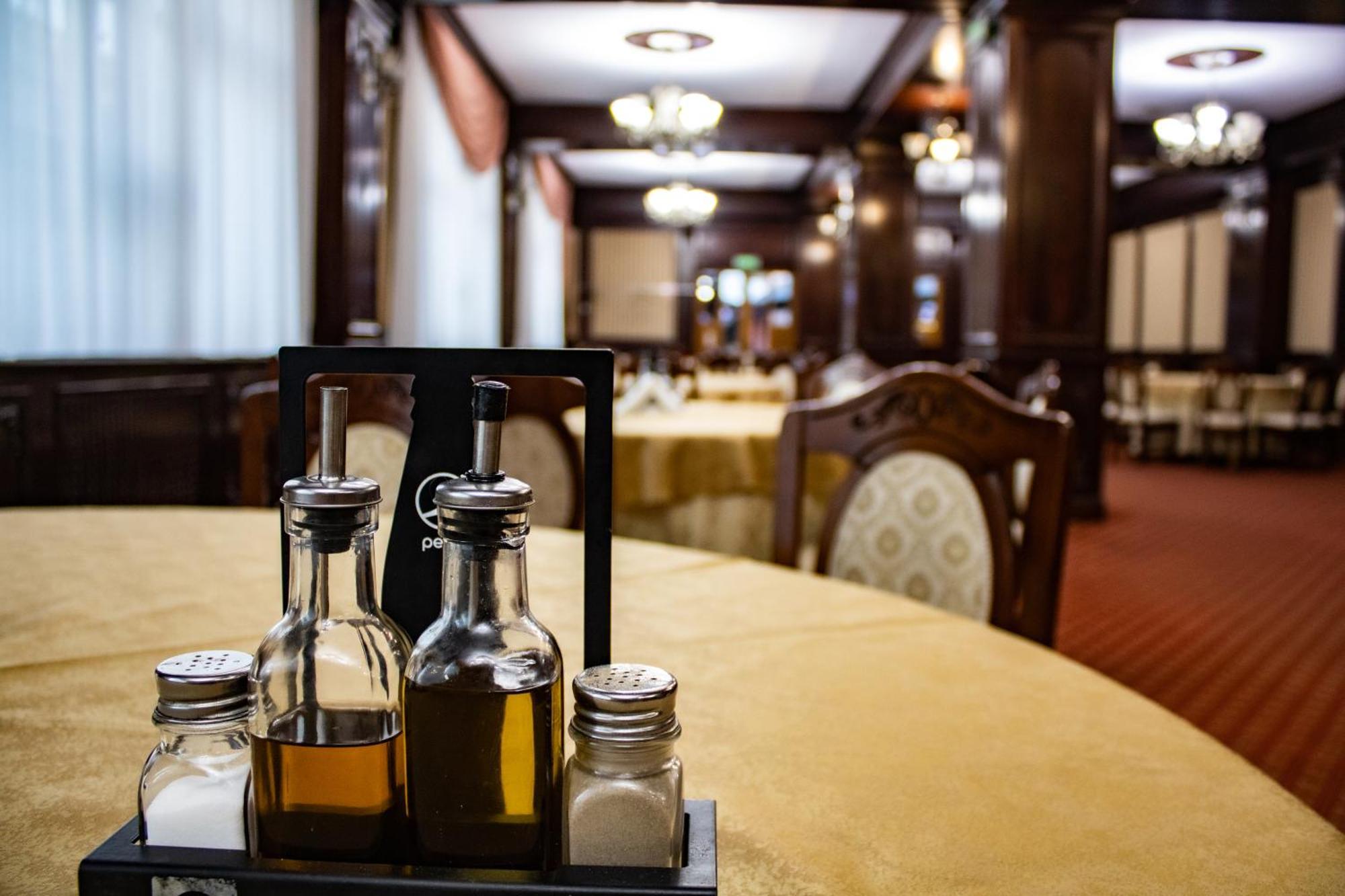 Hotel Rebis Брэила Экстерьер фото