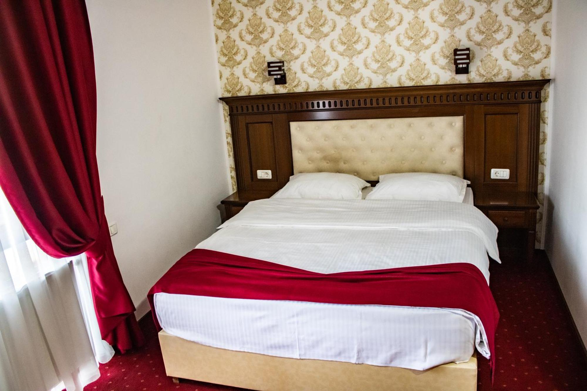 Hotel Rebis Брэила Экстерьер фото