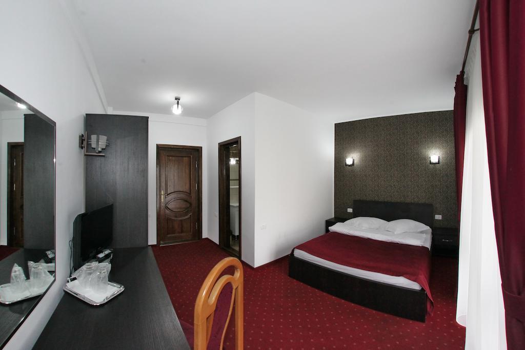 Hotel Rebis Брэила Экстерьер фото