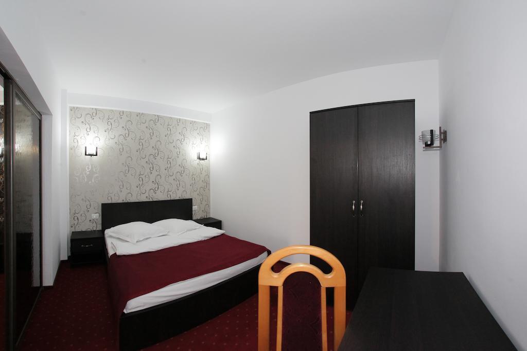 Hotel Rebis Брэила Экстерьер фото
